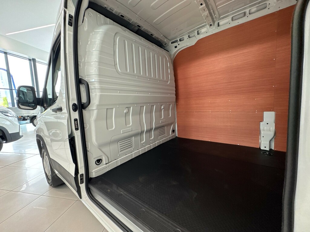 Maxus Deliver 9 Deliver 9 2.0 D20 150 High Roof Van Silver #10