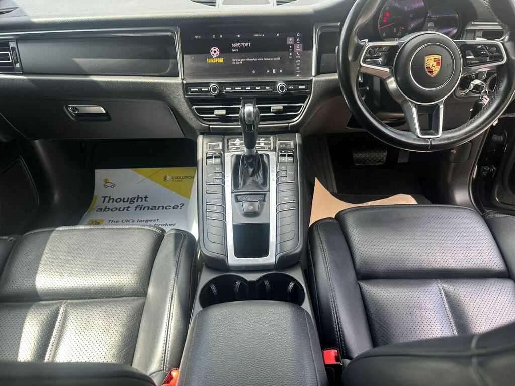 Porsche Macan 2.0T Suv Pdk 4Wd Euro 6 Ss 245 Ps LY19WHH Black #4