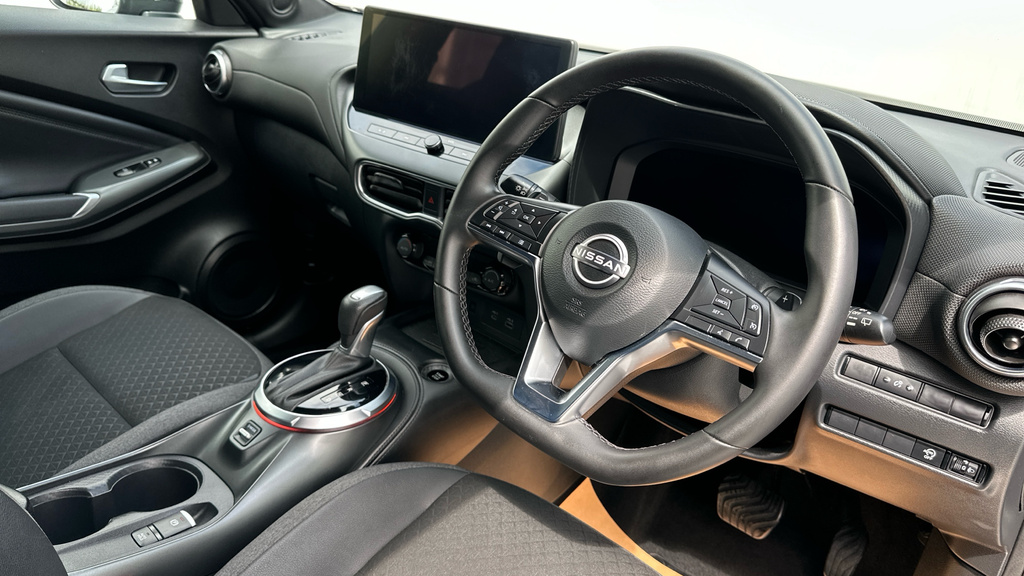 Nissan Juke 1.0 Dig-t N-connecta Suv Dct Euro MJ74OAA Black #2