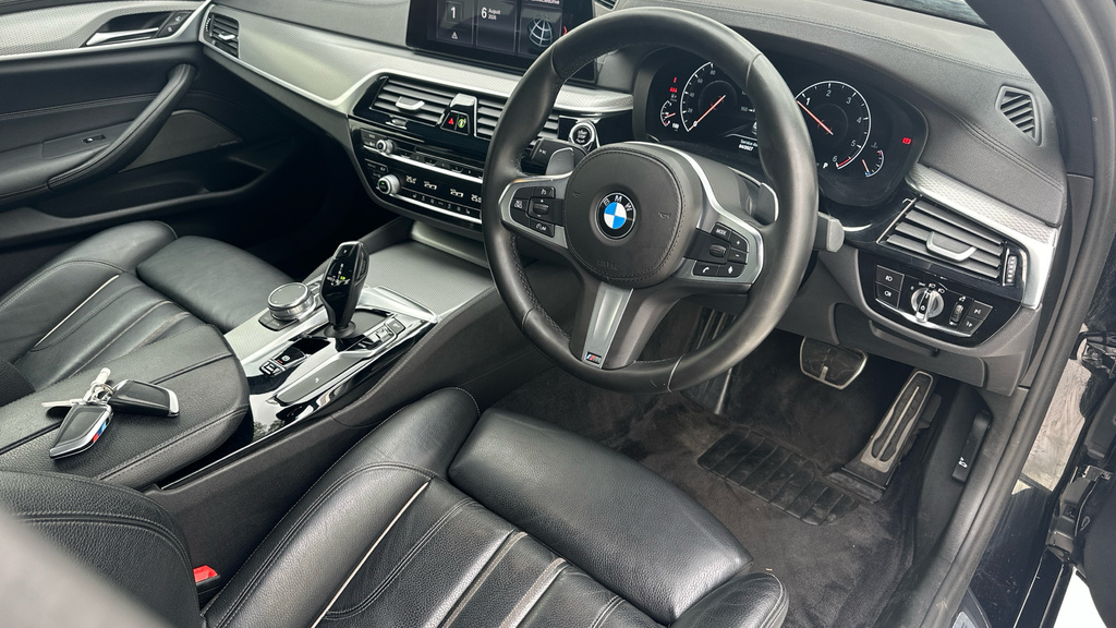 BMW 5 Series 3.0 530D M Sport Saloon Xdrive Eur YC19TLN Black #2