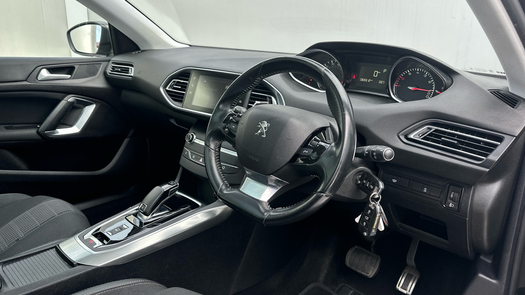 Peugeot 308 SW 1.2 Puretech Gpf Allure Estate Eat Euro Grey #2