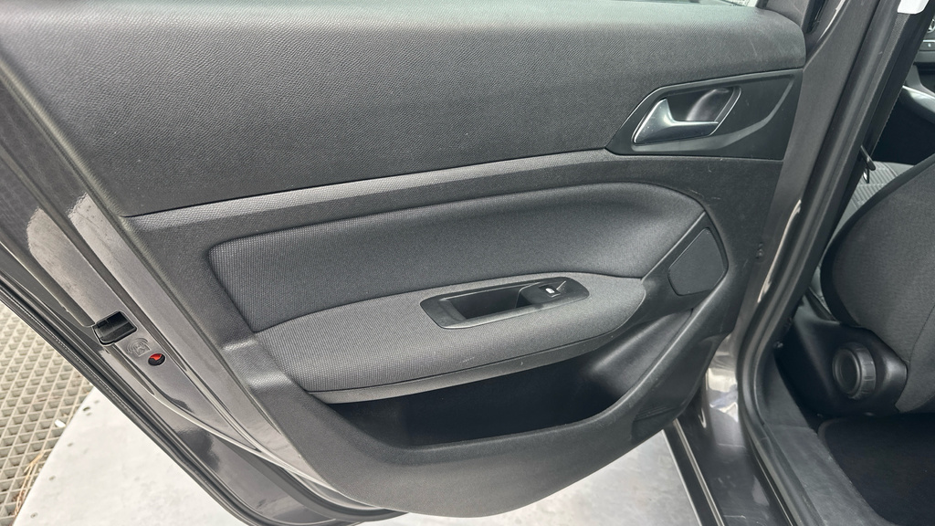 Peugeot 308 SW Puretech Tech Edition Blue #38