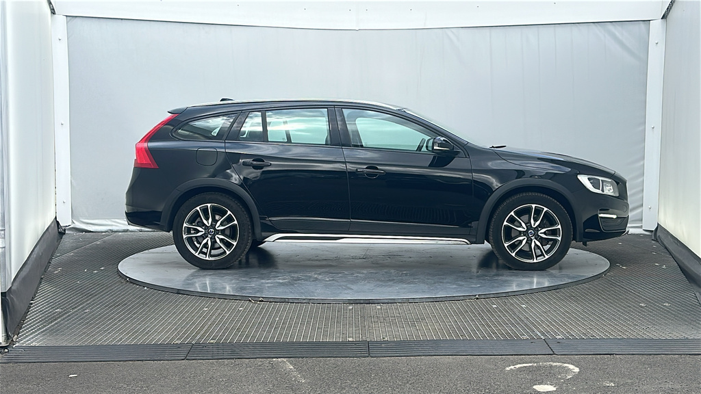 Volvo V60 Cross Country 2.0 D3 Lux Nav Estate Euro 6 S Black #5