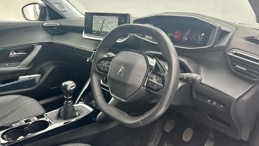 Peugeot 2008 1.2 Puretech Allure Premium Suv Black #2