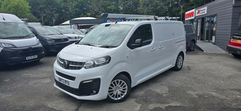 Vauxhall Vivaro 1.5 Turbo D 2700 Pro Panel Van 6Dr L White #3