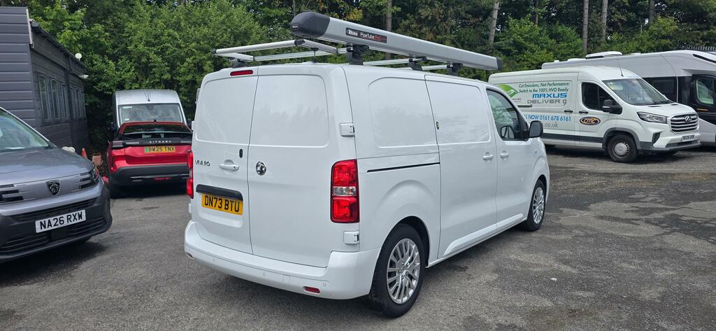 Vauxhall Vivaro 1.5 Turbo D 2700 Pro Panel Van 6Dr L White #4