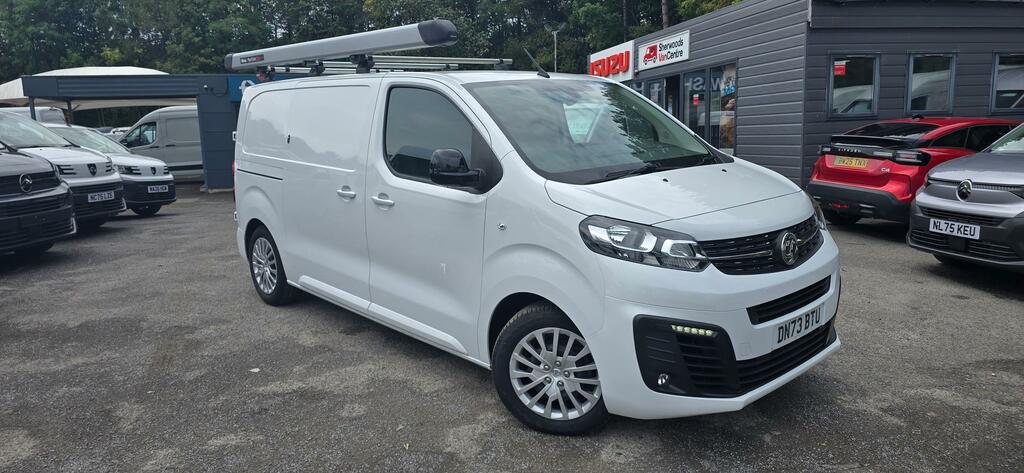 Vauxhall Vivaro 1.5 Turbo D 2700 Pro Panel Van 6Dr L White