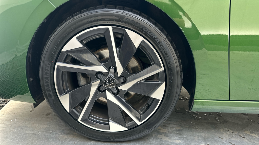 Peugeot 308 1.2 Puretech Gt Eat8 Black #17