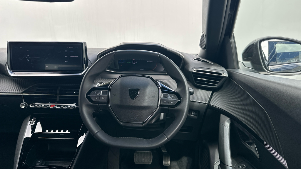 Peugeot e-2008 115Kw Gt 54Kwh Black #16