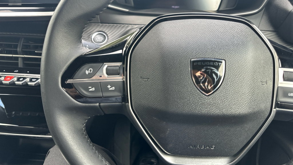 Peugeot e-2008 115Kw Gt 54Kwh Black #46