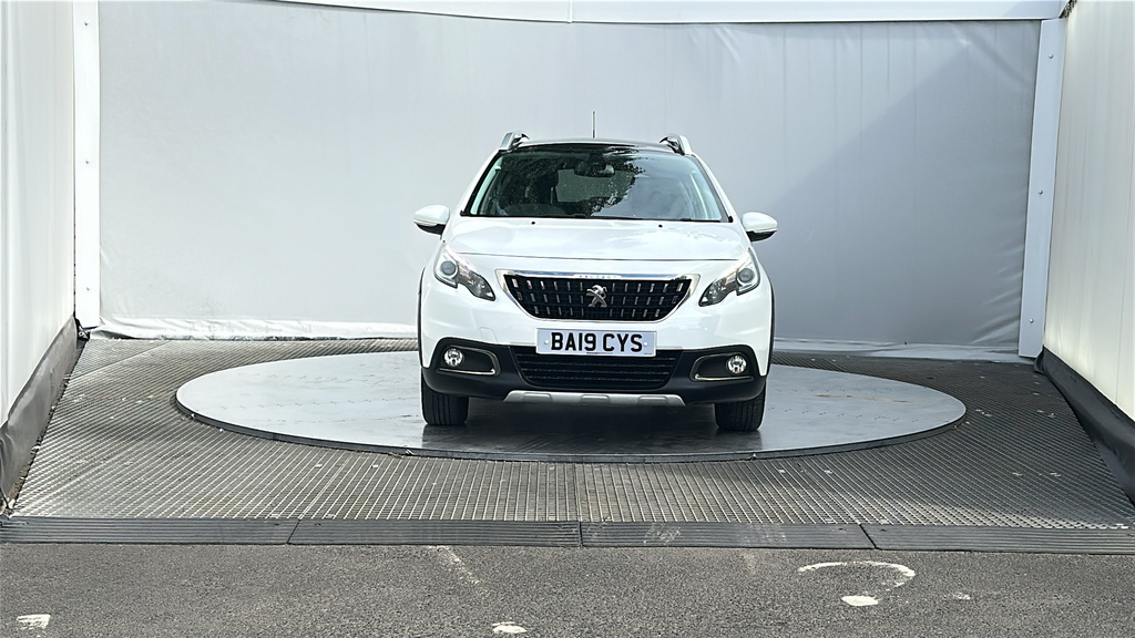 Peugeot 2008 1.2 Puretech Allure Premium Suv White #3