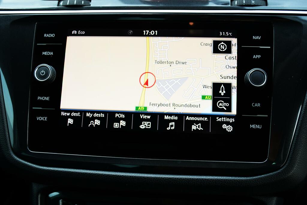 Volkswagen Tiguan 1.4 Tsi Se Navigation Suv Dsg 4Motion E Grey #3