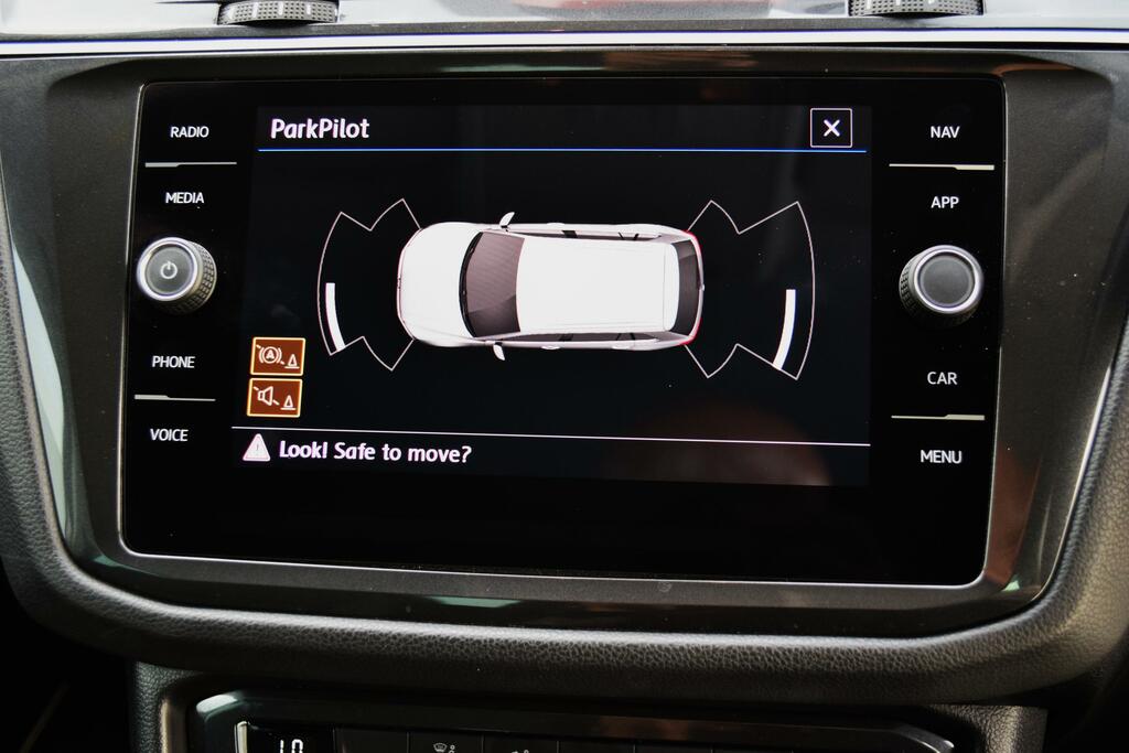 Volkswagen Tiguan 1.4 Tsi Se Navigation Suv Dsg 4Motion E Grey #4