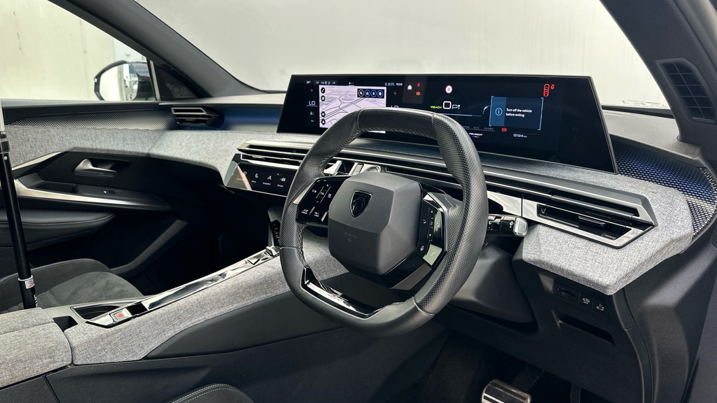 Peugeot 3008 73Kwh Gt Suv 210 Ps Grey #2