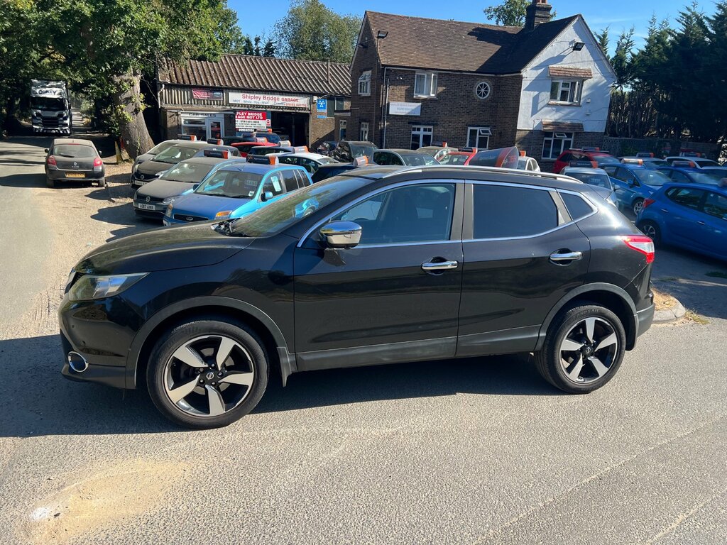 Nissan Qashqai 1.5 Dci N-tec Suv 2Wd Euro 5 S DY15KWD Black #2