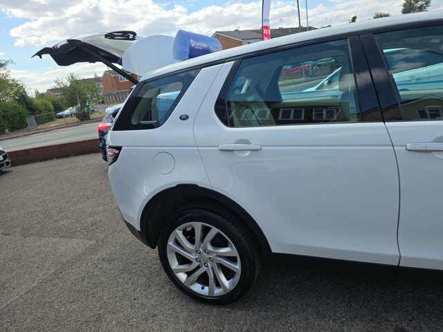 Land Rover Discovery Sport Td4 Hse Luxury Suv PN16YZM White #5