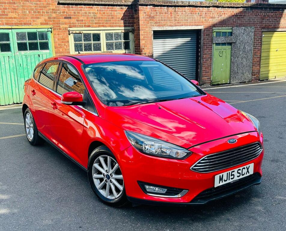 Ford Focus 1.6 Titanium Powershift Euro 6 Red