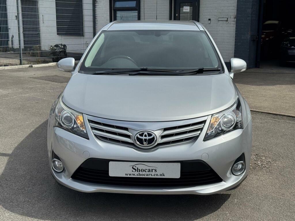 Toyota Avensis Icon Red #11
