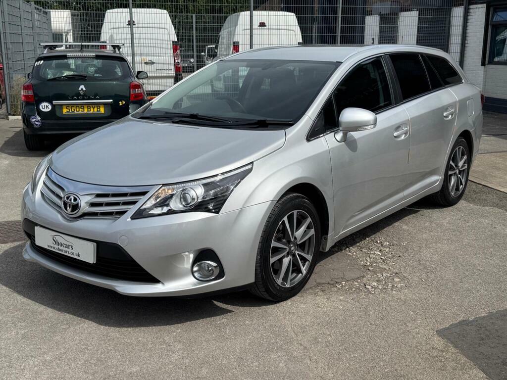 Toyota Avensis 2.0 D-4d Icon Business Edition Tourer Euro 5 Silver
