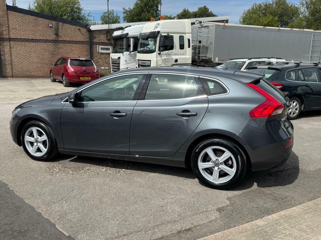 Volvo V40 1.6 D2 Se Euro 5 S S Grey #2