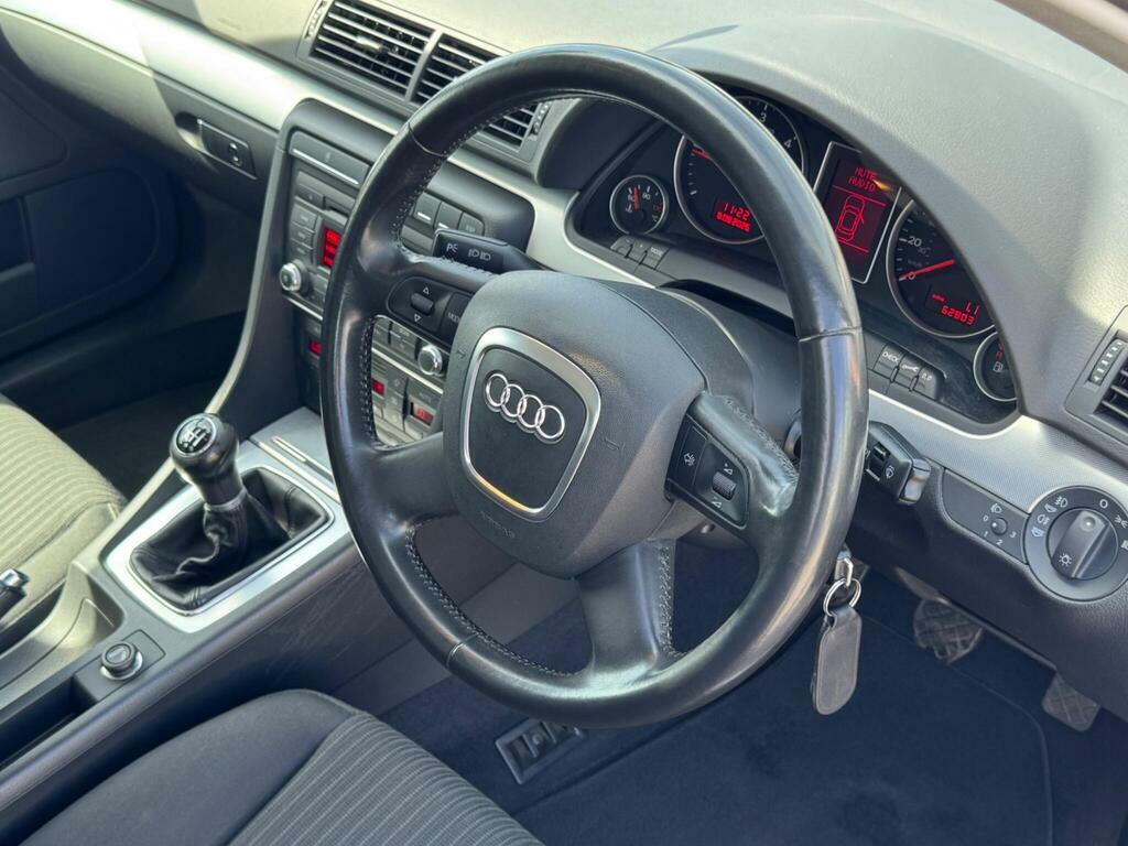 Audi A4 2.0 Tdi Se Red #4