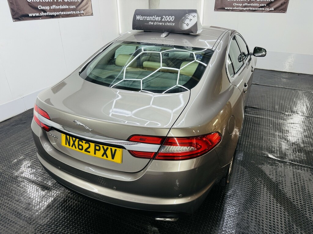 Jaguar XF 3.0 D V6 S Portfolio Sportbrake 275 Bhp White #12