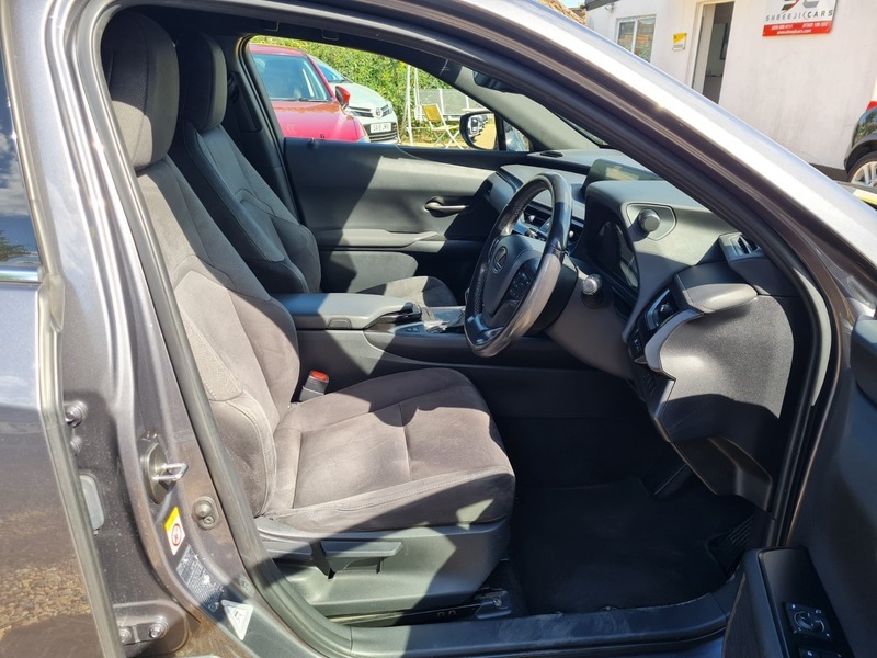 Lexus UX 250H 2.0 F-sport Premium Plus Cvt Grey #24