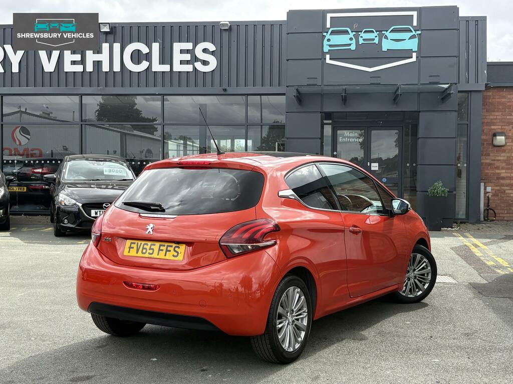 Peugeot 208 Allure Orange #2