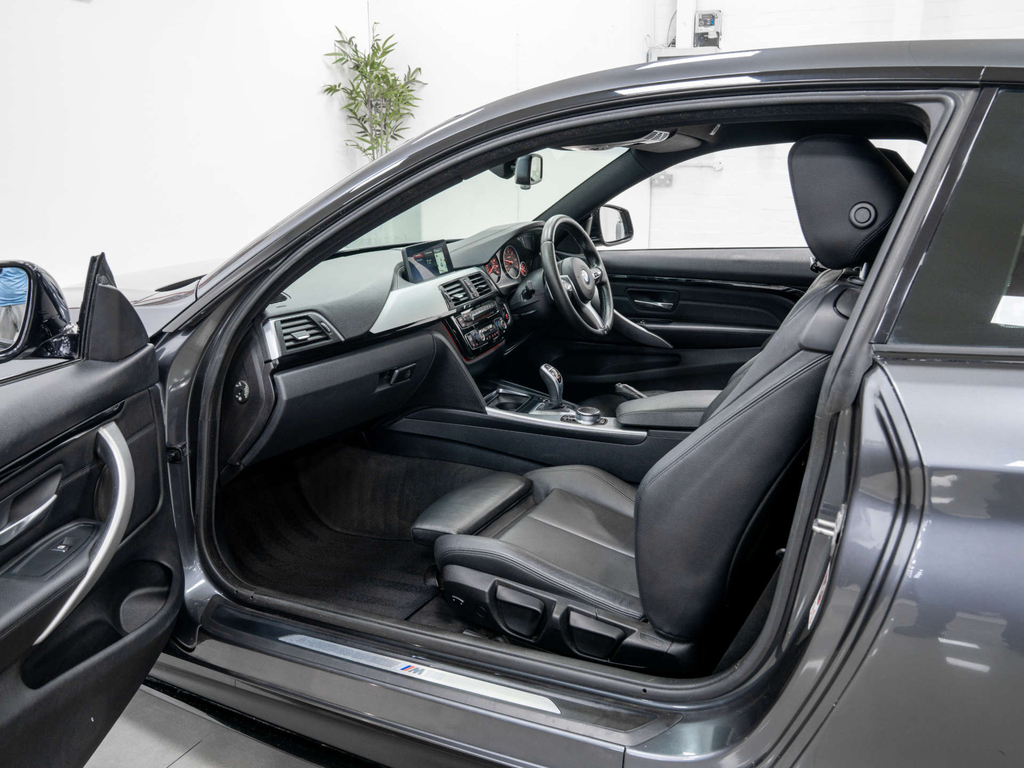 BMW 4 Series 440I M Sport Professional Media Black #15