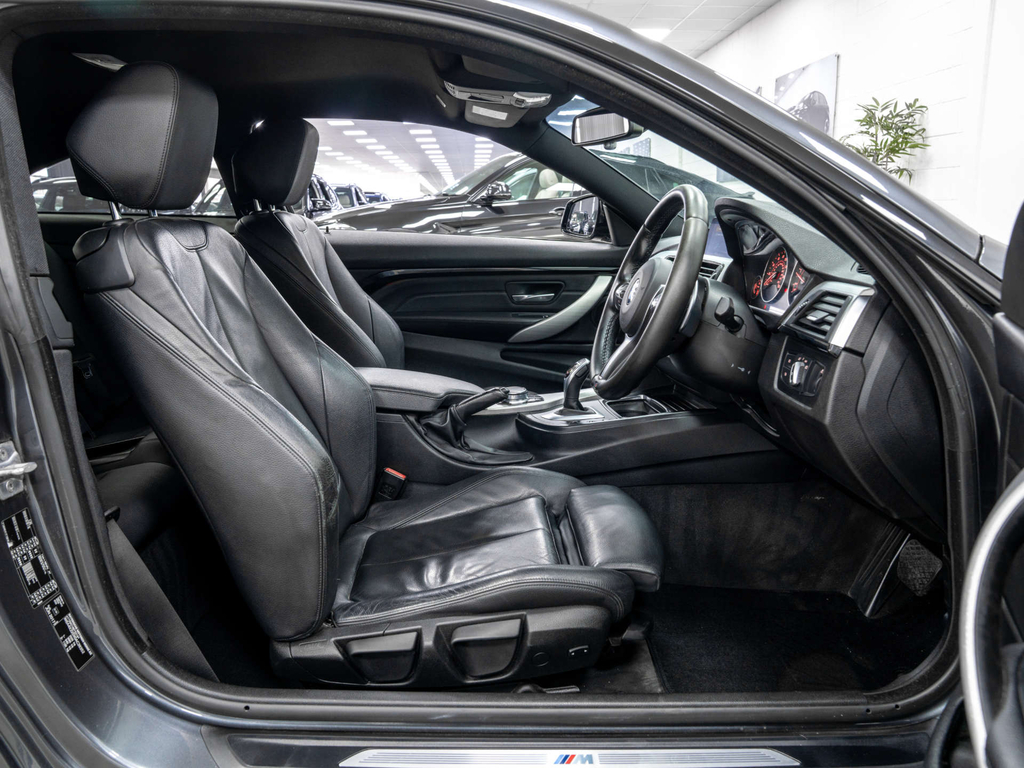 BMW 4 Series 440I M Sport Professional Media Black #21
