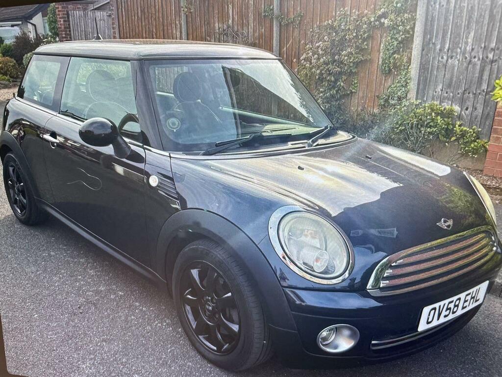 Mini Hatch Cooper Black