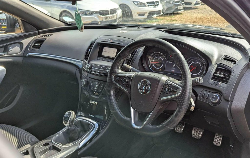 Vauxhall Insignia Hatchback 1.6 Cdti Sri Nav Euro 6 Ss 2016 Black #9