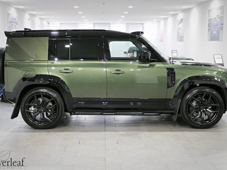 Land Rover Defender 110 2026 26 Land Rover Defender 110 D350 Hard Top X-dy Green #3