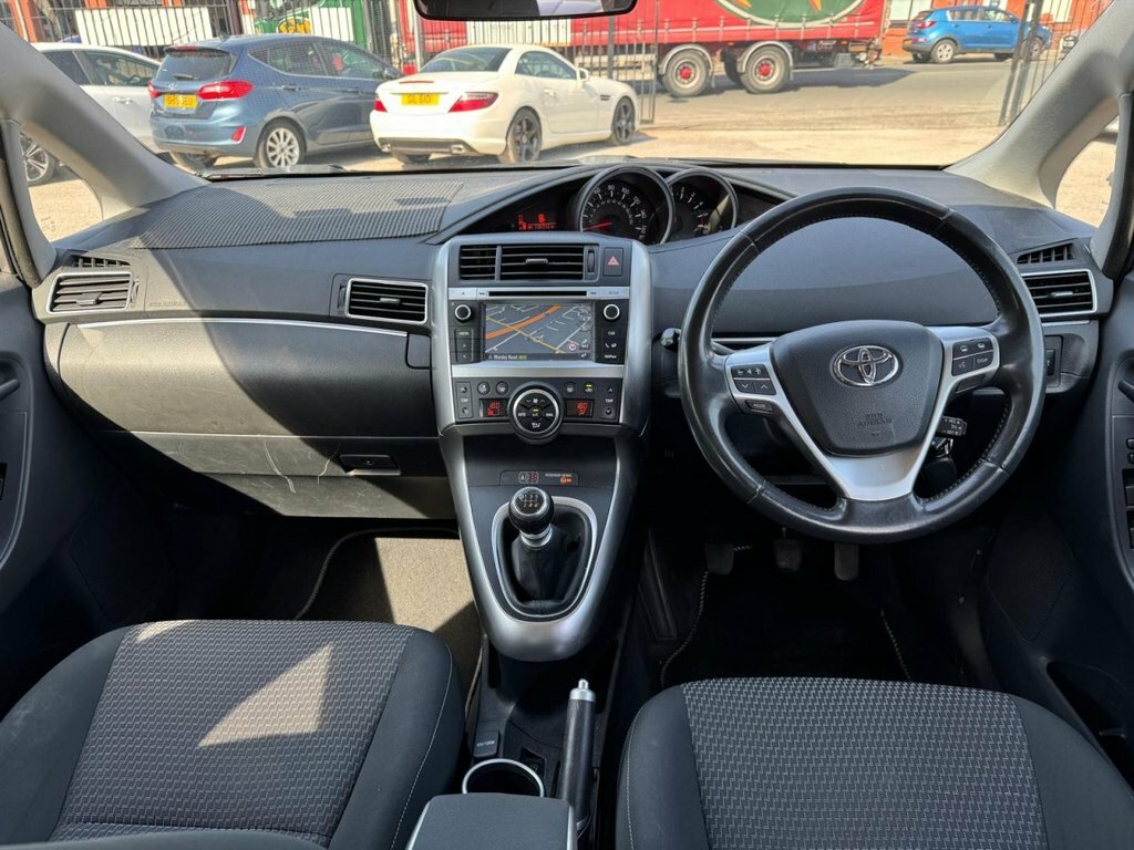 Toyota Verso 1.6L Trend Brown #3