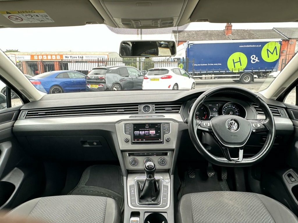 Volkswagen Passat 1.6L S Grey #3