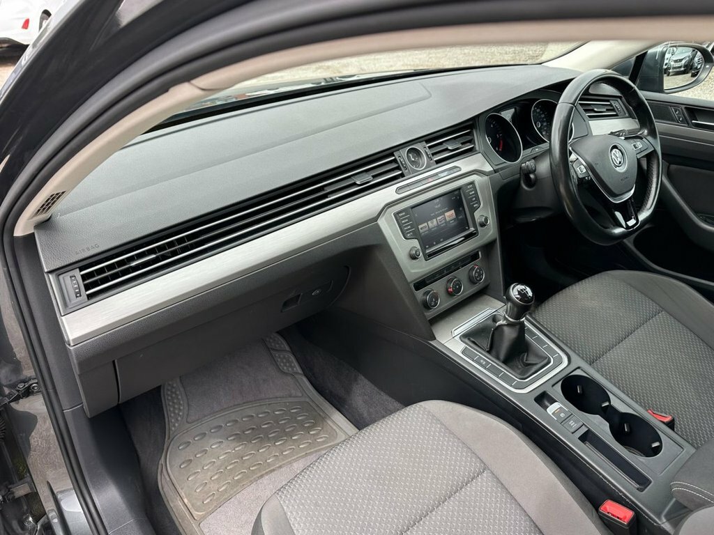Volkswagen Passat 1.6L S Grey #6