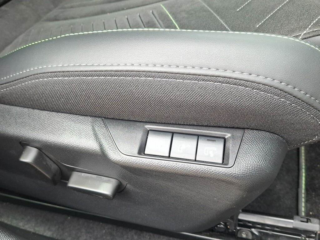 Peugeot 208 1.2 Hybrid 110 Allure E-dsc6 Black #35