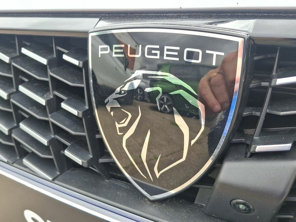 Peugeot 208 1.2 Hybrid 110 Allure E-dsc6 Black #25