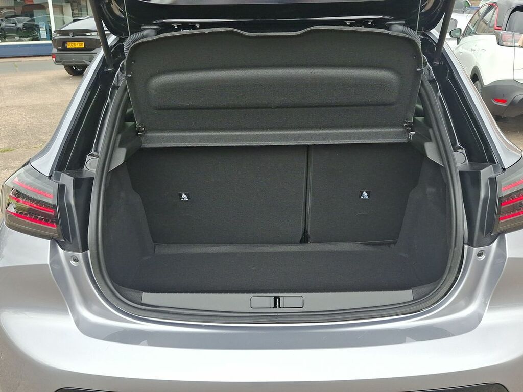 Peugeot 208 1.2 Hybrid 110 Allure E-dsc6 Black #18