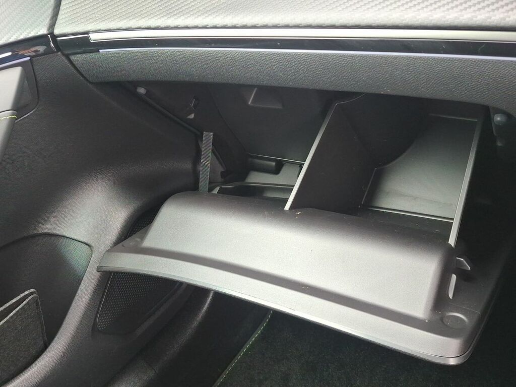 Peugeot 208 1.2 Hybrid 110 Allure E-dsc6 Black #29