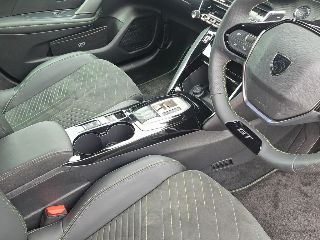 Peugeot 208 1.2 Hybrid 110 Allure E-dsc6 Black #37