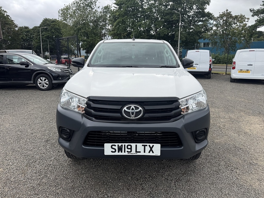 Toyota HILUX 2.4 D-4d Active 150 Double Cab SW19LTX White #2