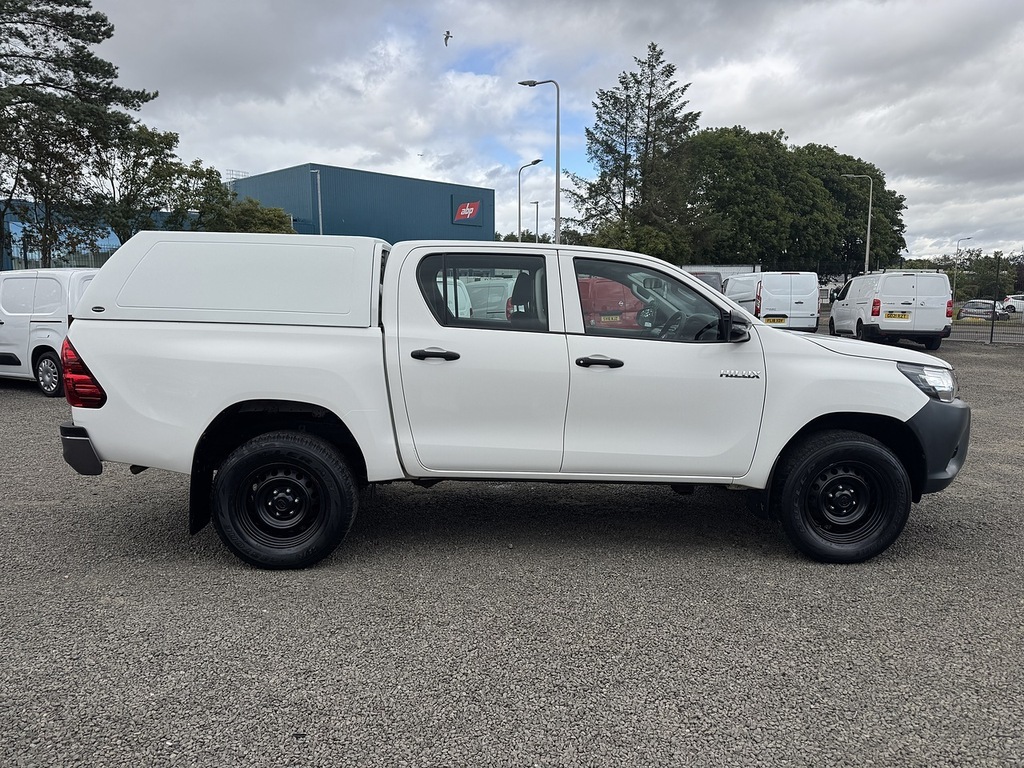 Toyota HILUX 2.4 D-4d Active 150 Double Cab SW19LTX White #4