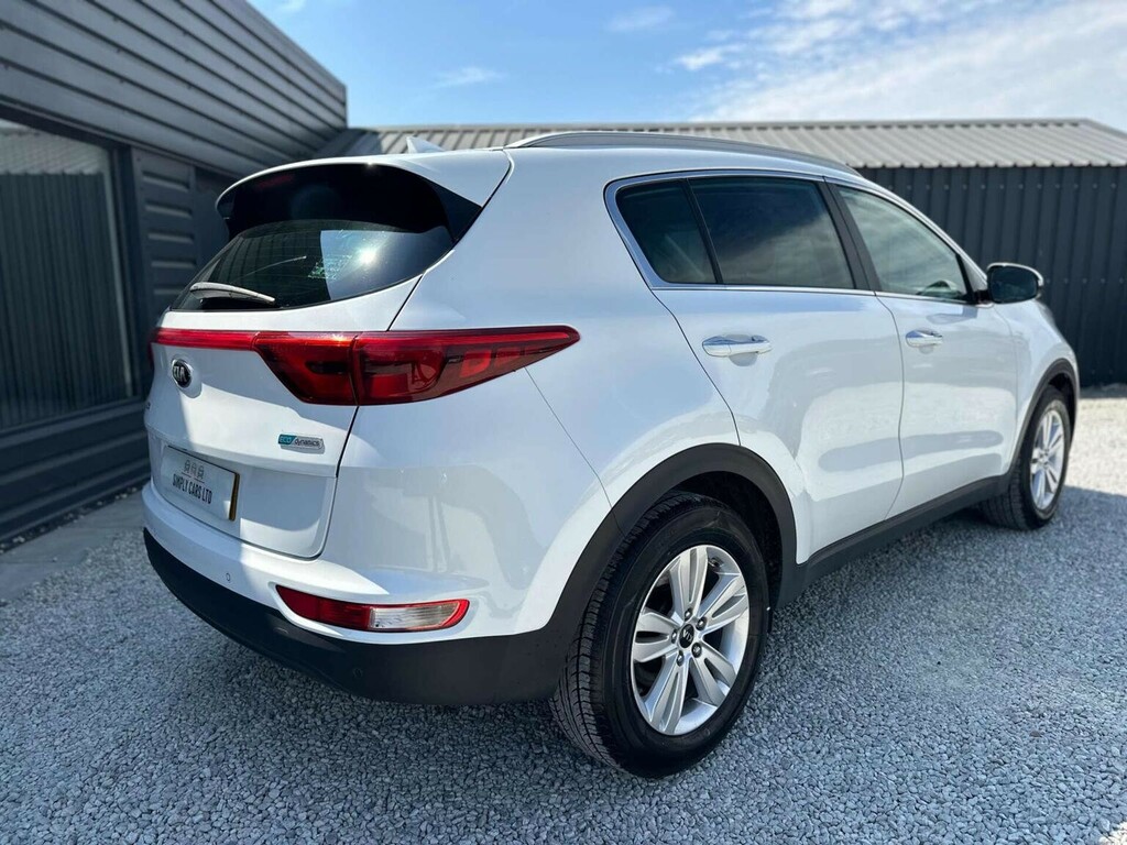 Kia Sportage 1.7 Crdi 2 Euro 6 Ss White #3
