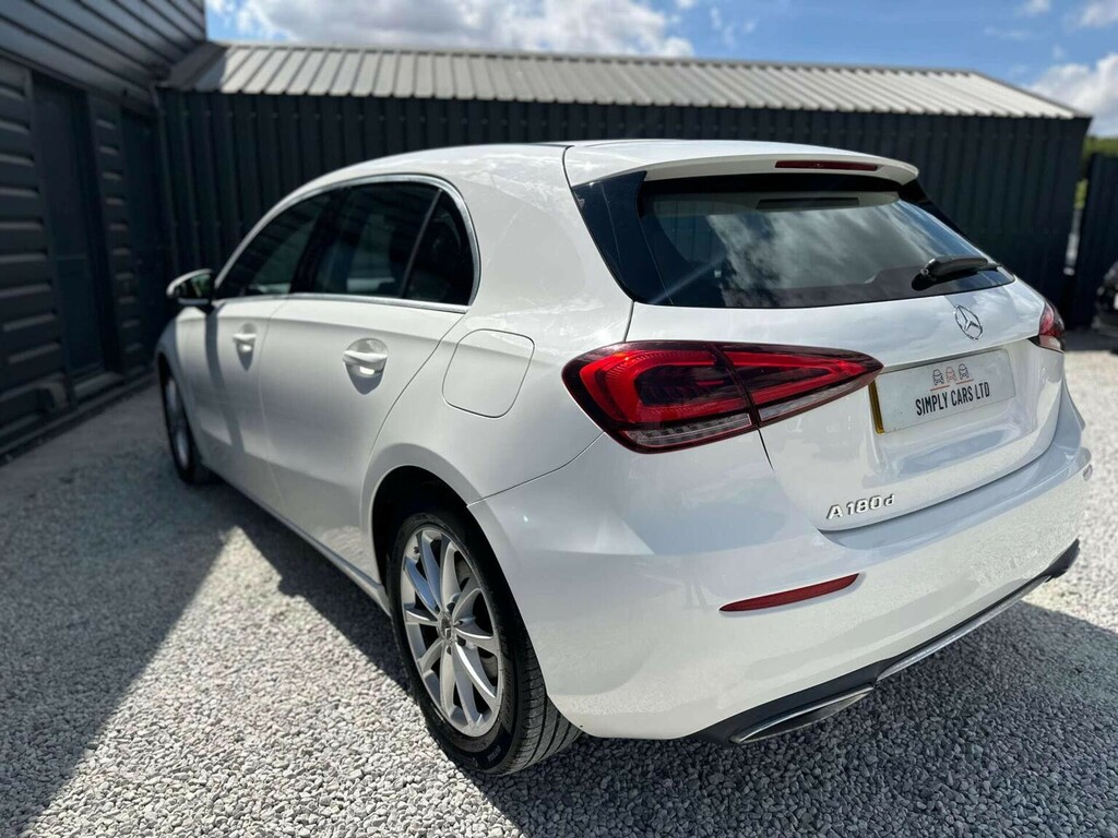 Mercedes-Benz A Class 1.5 A180d Sport 7G-dct Euro 6 Ss White #5