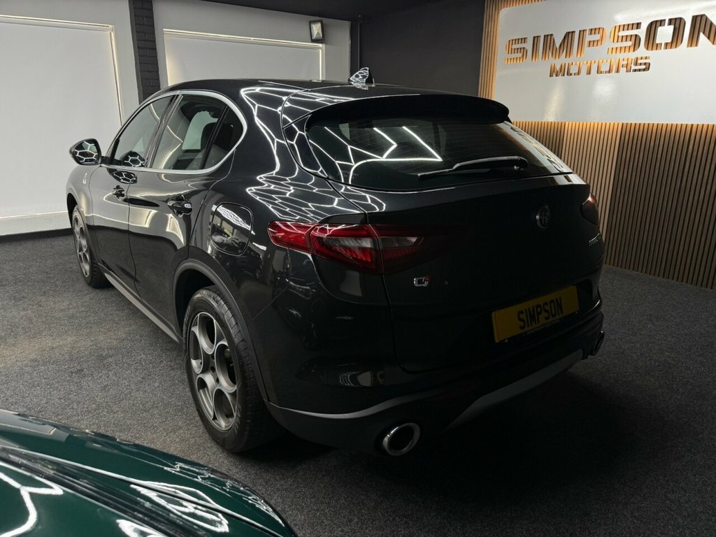 Alfa Romeo Stelvio 2L Speciale Black #5