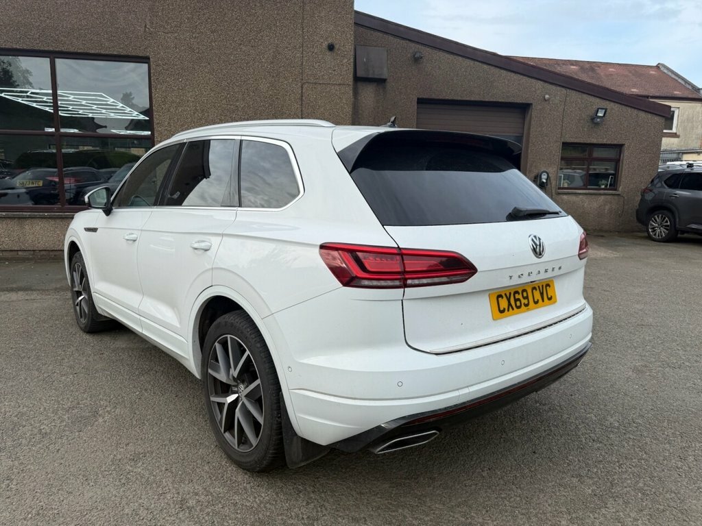 Volkswagen Touareg 3L R-line White #3