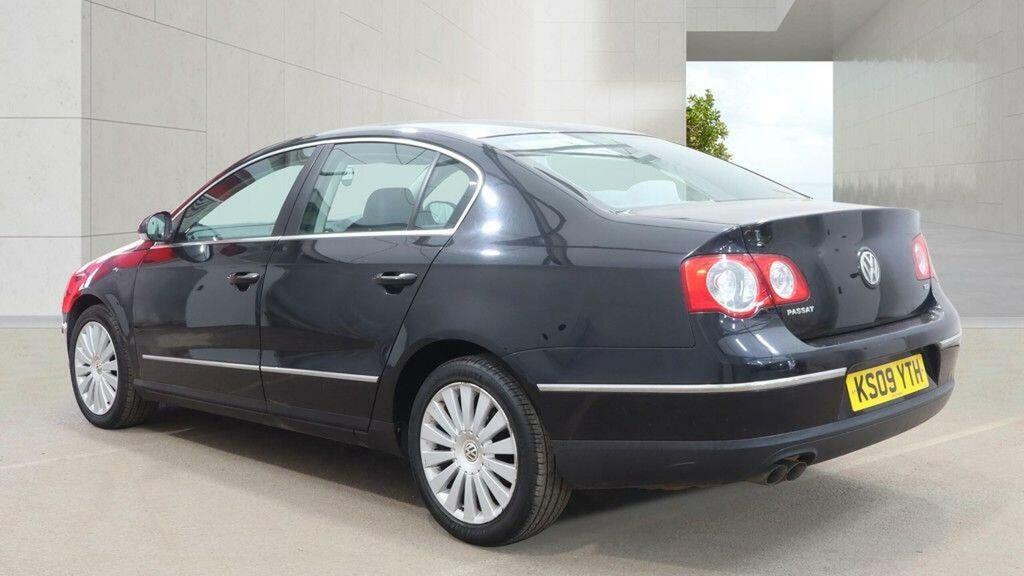 Volkswagen Passat 2.0 Tdi Highline Euro 5 Black #3