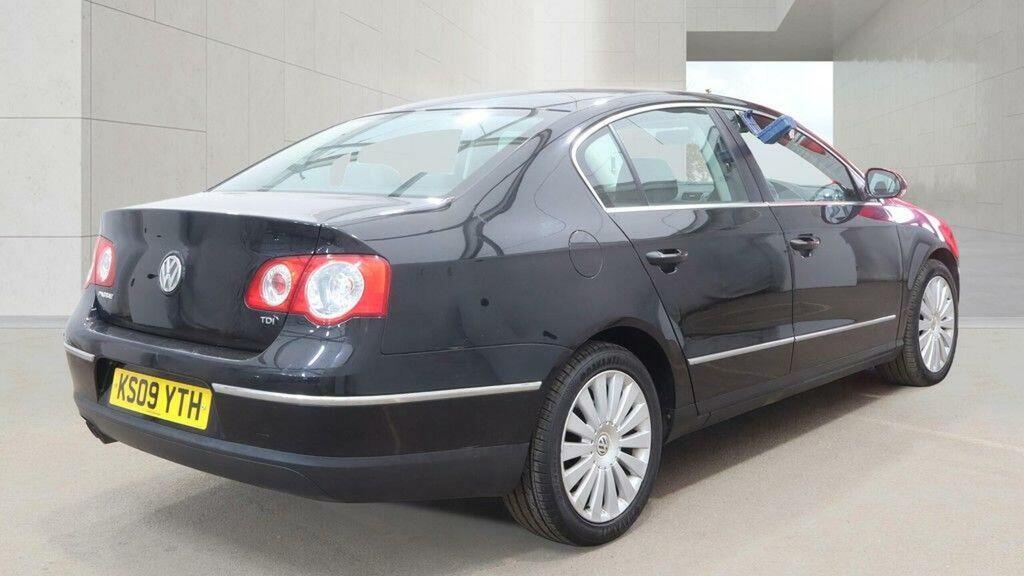 Volkswagen Passat 2.0 Tdi Highline Euro 5 Black #4