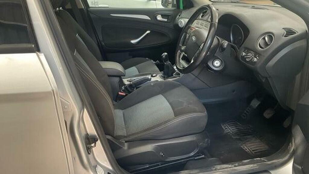 Ford Mondeo 2.0 Tdci Zetec Estate Euro 5 14 Silver #11
